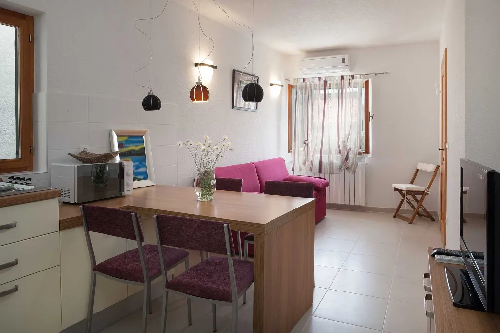 Brela Apartment for 4 Guests