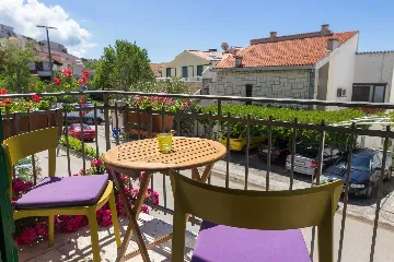 Brela Apartment for 4 Guests with Parking