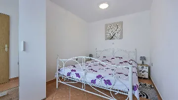 One-Bedroom Apartment with BBQ in Pula