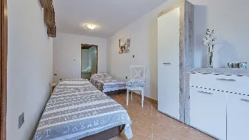 One-Bedroom Apartment with BBQ in Pula