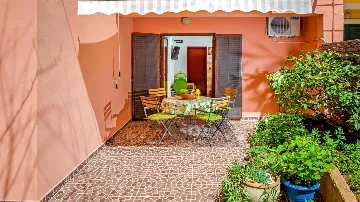 Apartment with Garden Terrace in Rovinj