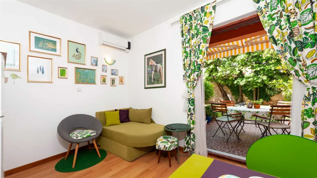 Apartment with Garden Terrace in Rovinj
