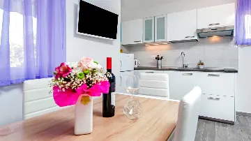 One-Bedroom Apartment in Rovinj (Up to 4 Guests)