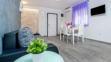 One-Bedroom Apartment in Rovinj (Up to 4 Guests)