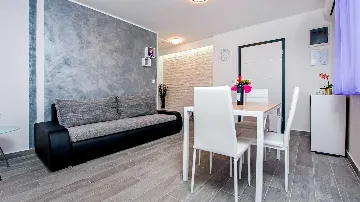 One-Bedroom Apartment in Rovinj (Up to 4 Guests)