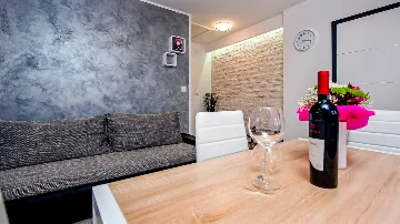 One-Bedroom Apartment in Rovinj (Up to 4 Guests)