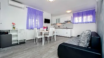 One-Bedroom Apartment in Rovinj (Up to 4 Guests)