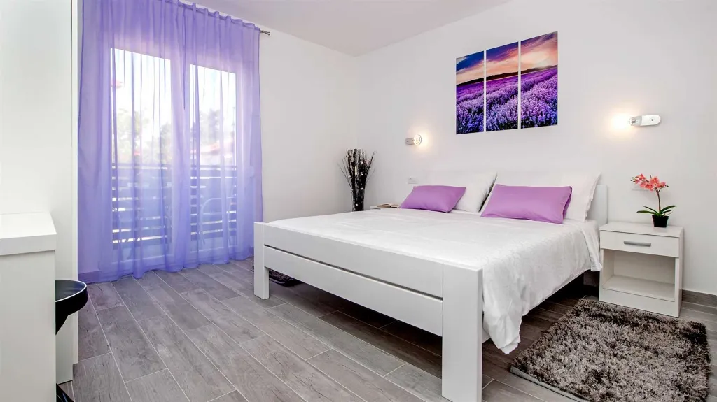 One-Bedroom Apartment in Rovinj (Up to 4 Guests)