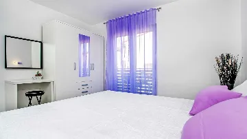 One-Bedroom Apartment in Rovinj (Up to 4 Guests)