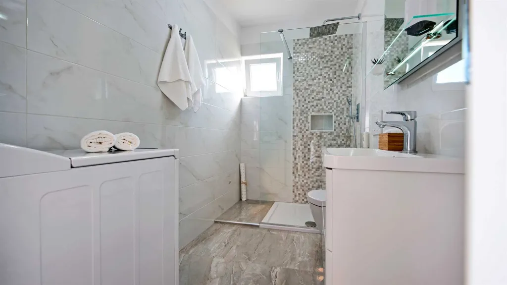 One-Bedroom Apartment in Rovinj (Up to 4 Guests)