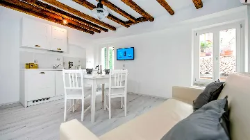 Rovinj One-Bedroom Apartment for up to 4