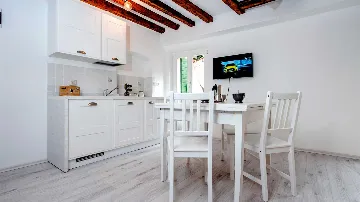 Rovinj One-Bedroom Apartment for up to 4