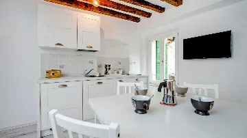 Rovinj One-Bedroom Apartment for up to 4