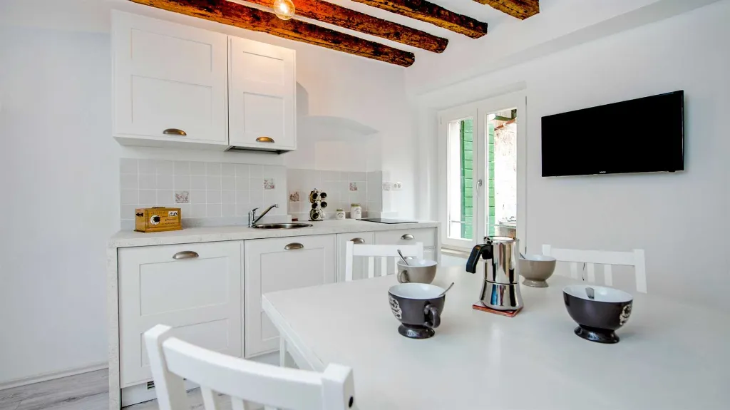 Rovinj One-Bedroom Apartment for up to 4