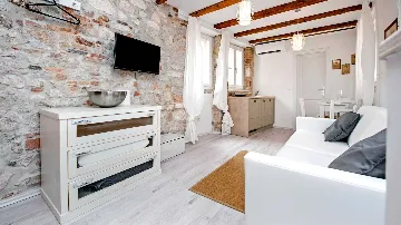 One-Bedroom Apartment for Up to 4 in Rovinj