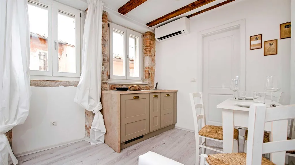 One-Bedroom Apartment for Up to 4 in Rovinj