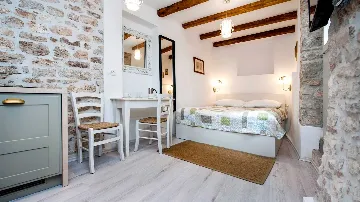 Rovinj Ground-Floor Studio Apartment for 2