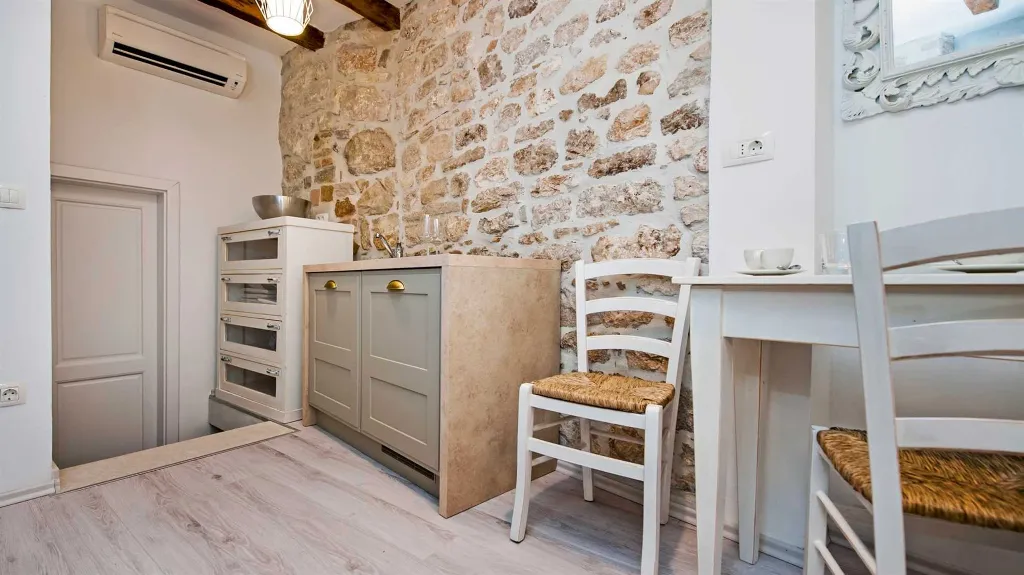 Rovinj Ground-Floor Studio Apartment for 2