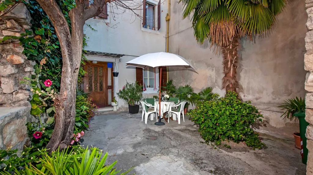 One-Bedroom Apartment in Rovinj Old Center