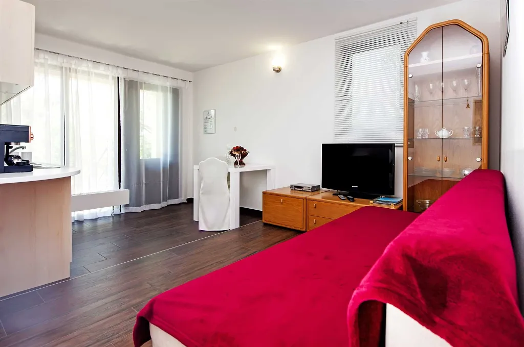 Ground-Floor Apartment with Terrace in Rovinj