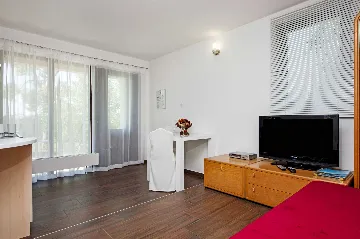 Ground-Floor Apartment with Terrace in Rovinj