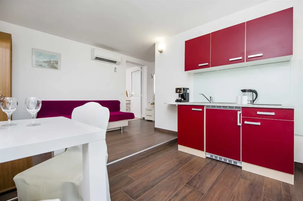 Ground-Floor Apartment with Terrace in Rovinj