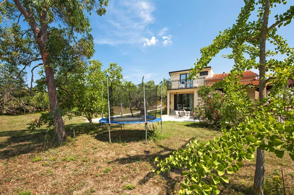 Ground-Floor Apartment with Terrace in Rovinj