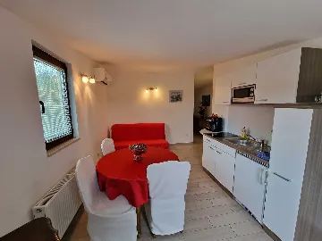Rovinj Apartment for 3 Guests with Balcony