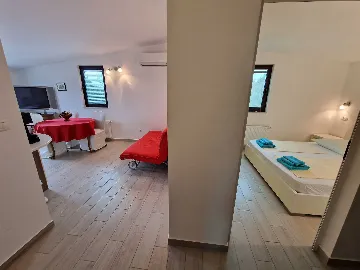 Rovinj Apartment for 3 Guests with Balcony