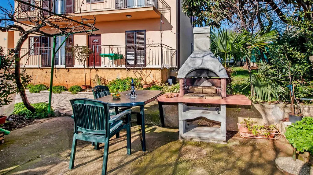 Three-Bedroom Apartment in Rovinj for 6 Guests