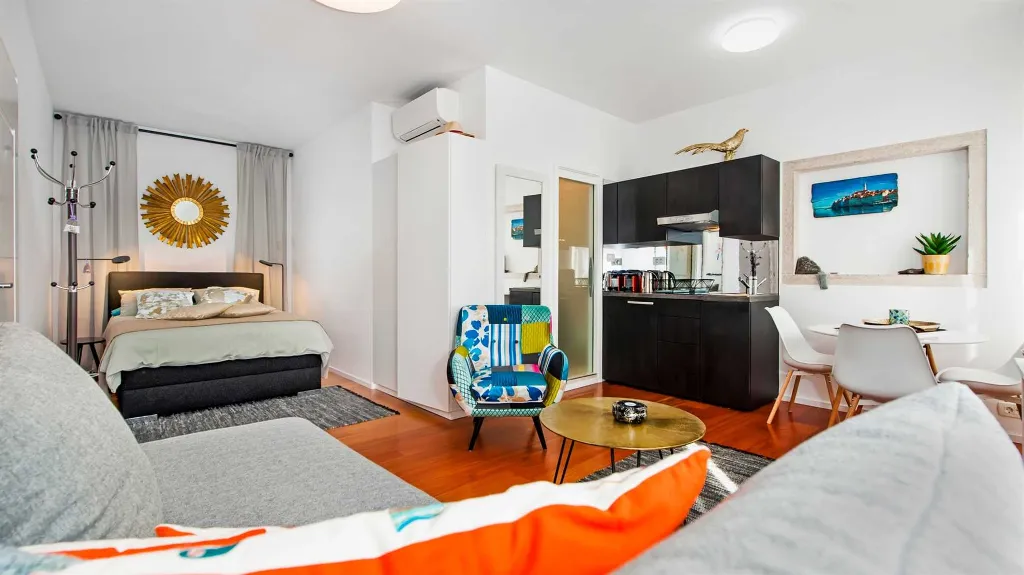 Rovinj Sea-View Studio Apartment for 2