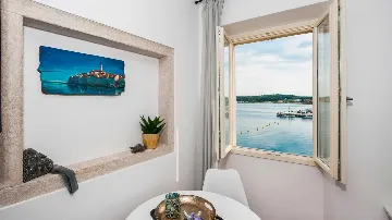 Rovinj Sea-View Studio Apartment for 2