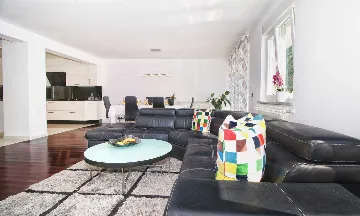 3-Bedroom Apartment with Private Garden in Rovinj