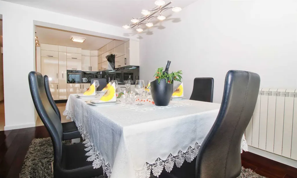 3-Bedroom Apartment with Private Garden in Rovinj