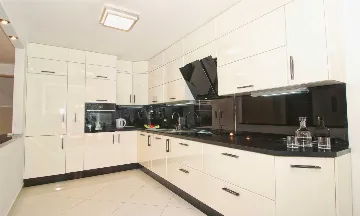 3-Bedroom Apartment with Private Garden in Rovinj