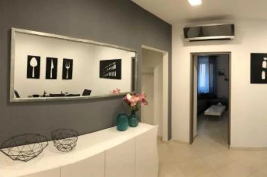 One-Bedroom Apartment in Pula for 2 Guests