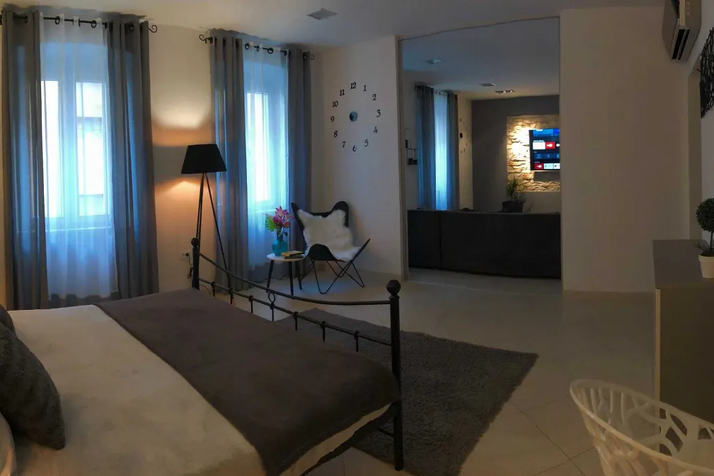 One-Bedroom Apartment in Pula for 2 Guests