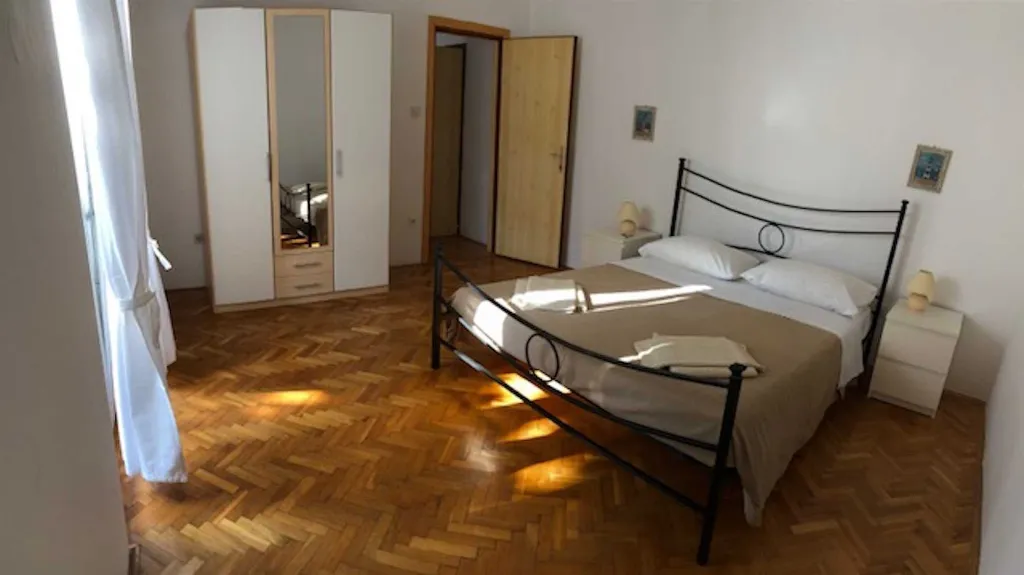 2-Bedroom Apartment for 5 Guests in Rovinj