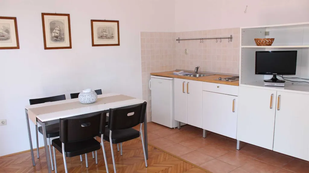 Rovinj Apartment for 4 Guests with Balcony