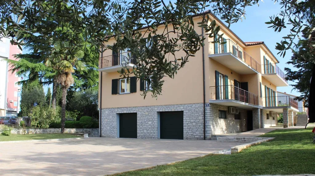 Rovinj Apartment for 4 Guests with Balcony