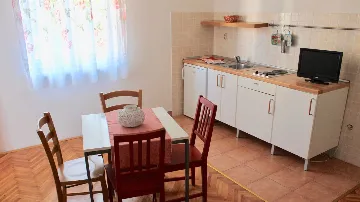 Rovinj 1-Bedroom Apartment for 2 with Parking