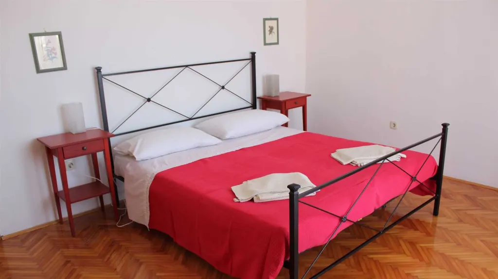 Rovinj 1-Bedroom Apartment for 2 with Parking