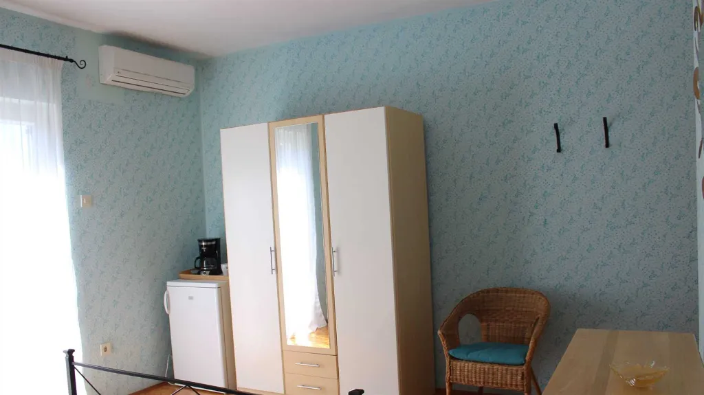 Rovinj Double Room with Private Bathroom