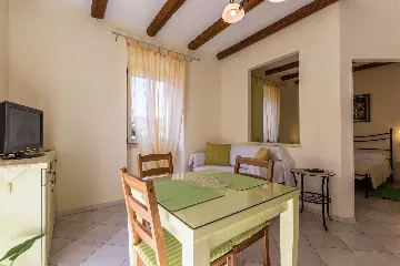 Rovinj Studio Apartment with Balcony for 3 Guests