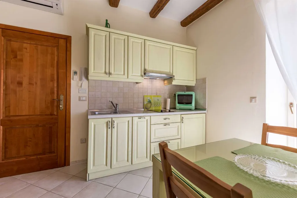 Rovinj Studio Apartment with Balcony for 3 Guests