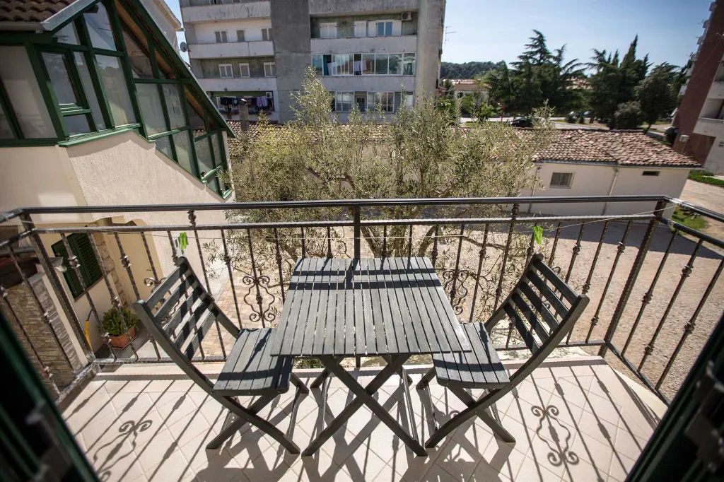 Rovinj Studio Apartment with Balcony for 3 Guests