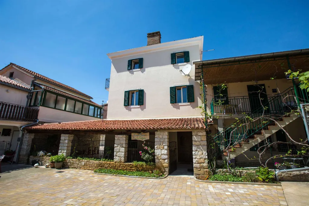 Rovinj Studio Apartment with Balcony for 3 Guests