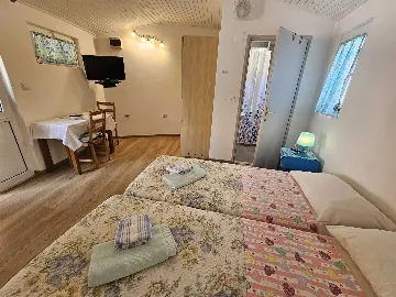 Rovinj Double Room with Terrace and Parking
