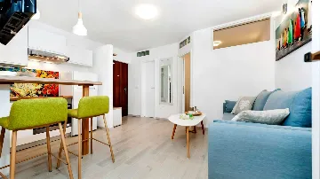 Rovinj 1-Bedroom Apartment with Green Terrace