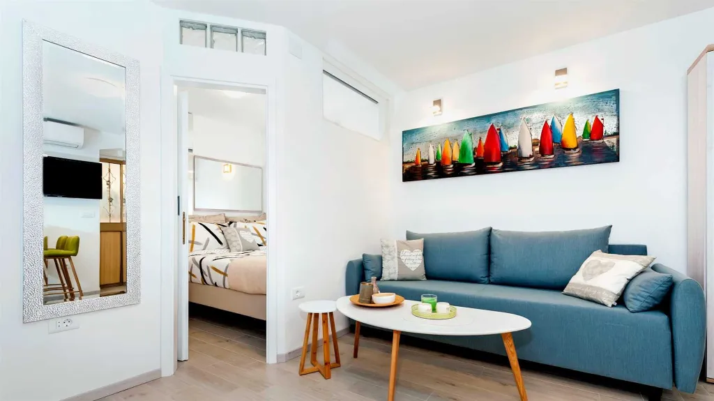 Rovinj 1-Bedroom Apartment with Green Terrace